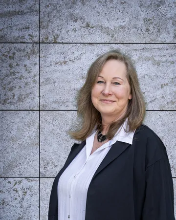 Barbara Stöppke, Vertriebsassistentin