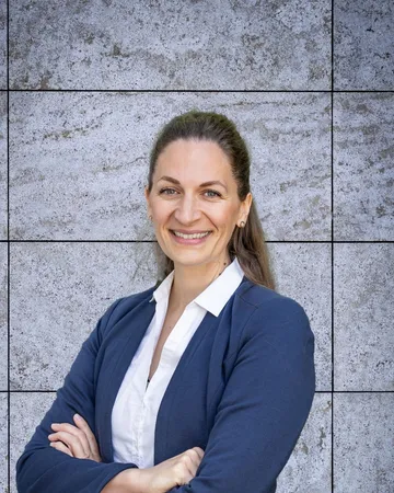 Sara Kadagies, Vertriebsassistentin